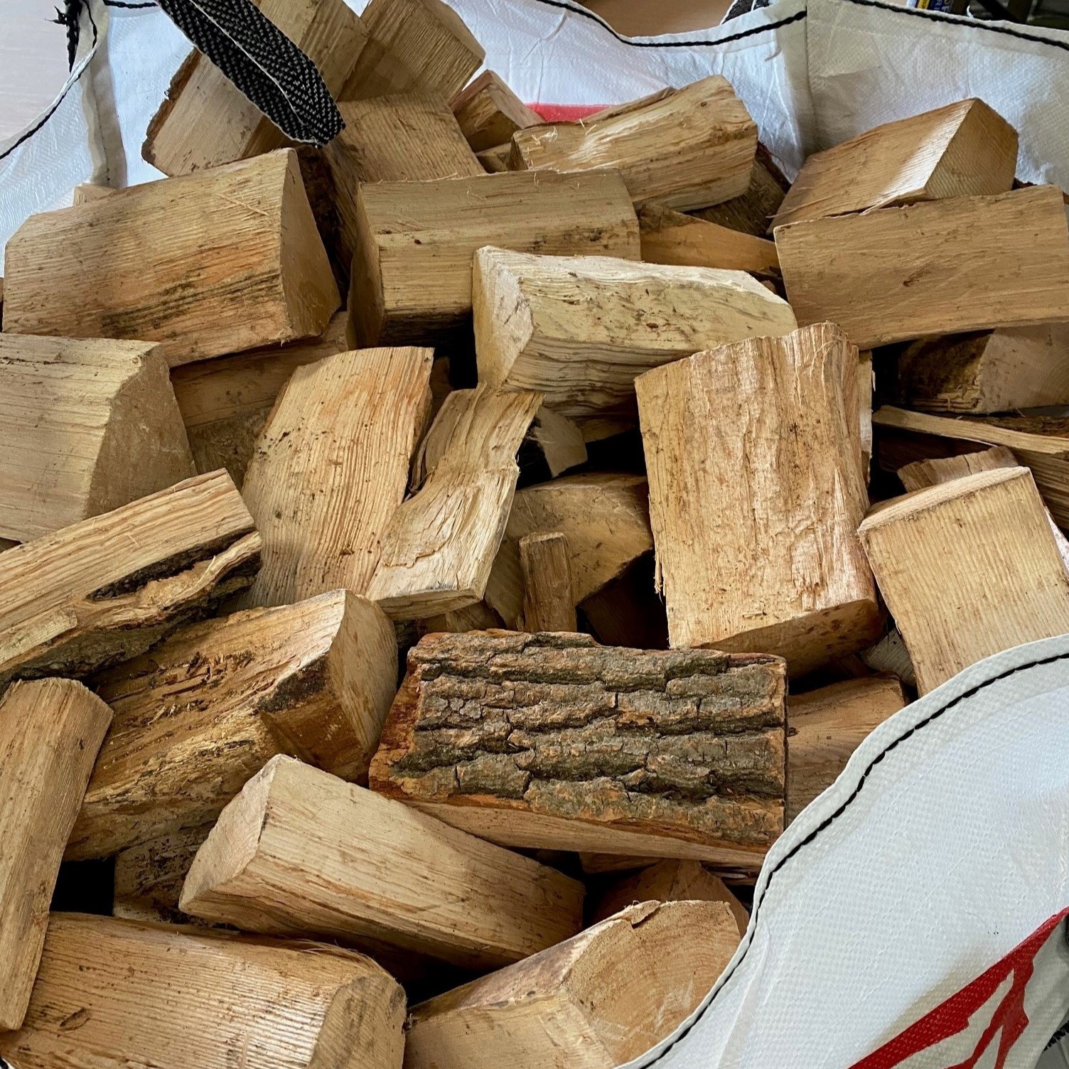 Kiln Dried Logs | Bulk Bag | Hardwood - Image 4